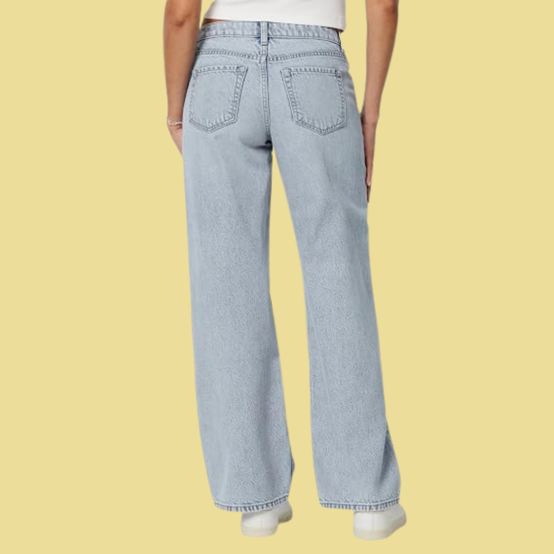 Lina – Weite Jeans in Hellblau